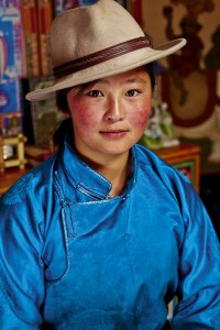 Mongolie, province de Bayankhongor, campement nomade, Uyang Batbaatar, 22 ans // Mongolia, Bayankhongor province, nomad camp, Uyanga Batbaatar, 22 years old